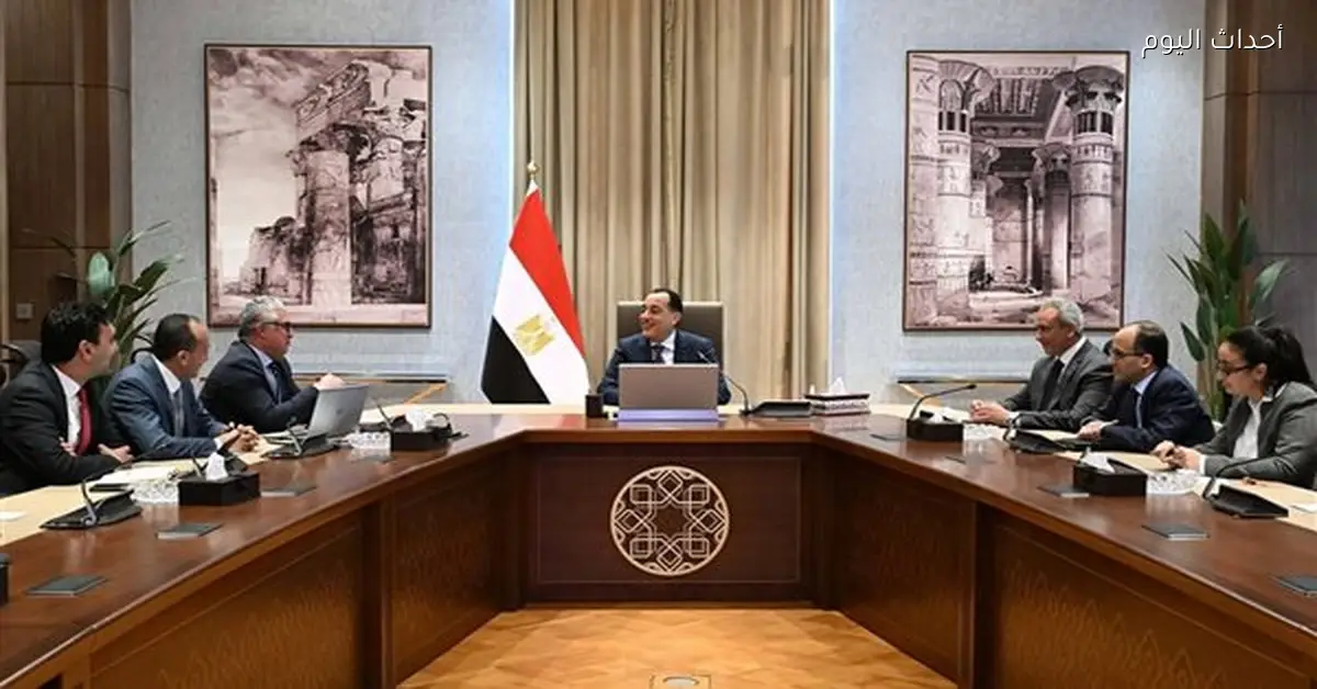رئيس الوزراء يتابع مشروعات المنطقة الاقتصادية لقناة السويس