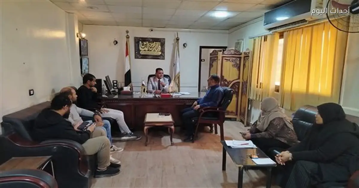 رئيس مدينة أرمنت يناقش مستجدات مشروع حياة كريمة