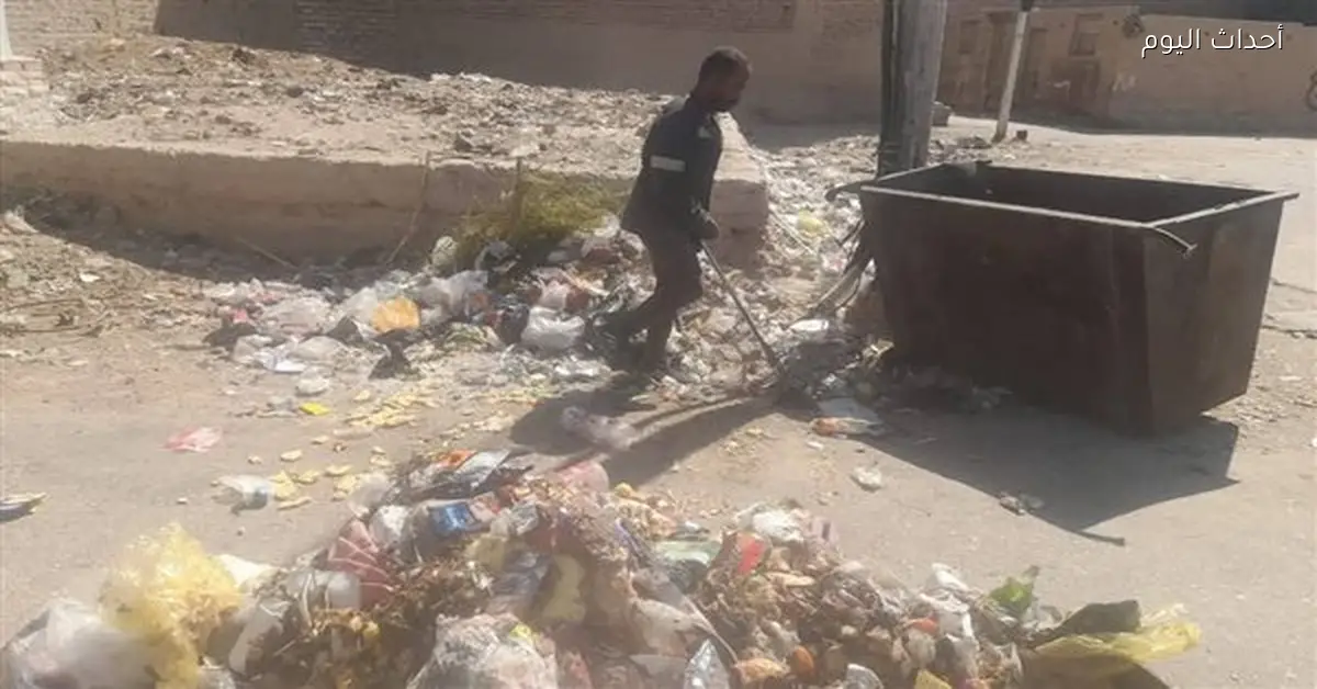 رئيس مدينة قنا يتابع أعمال النظافة في الأحياء