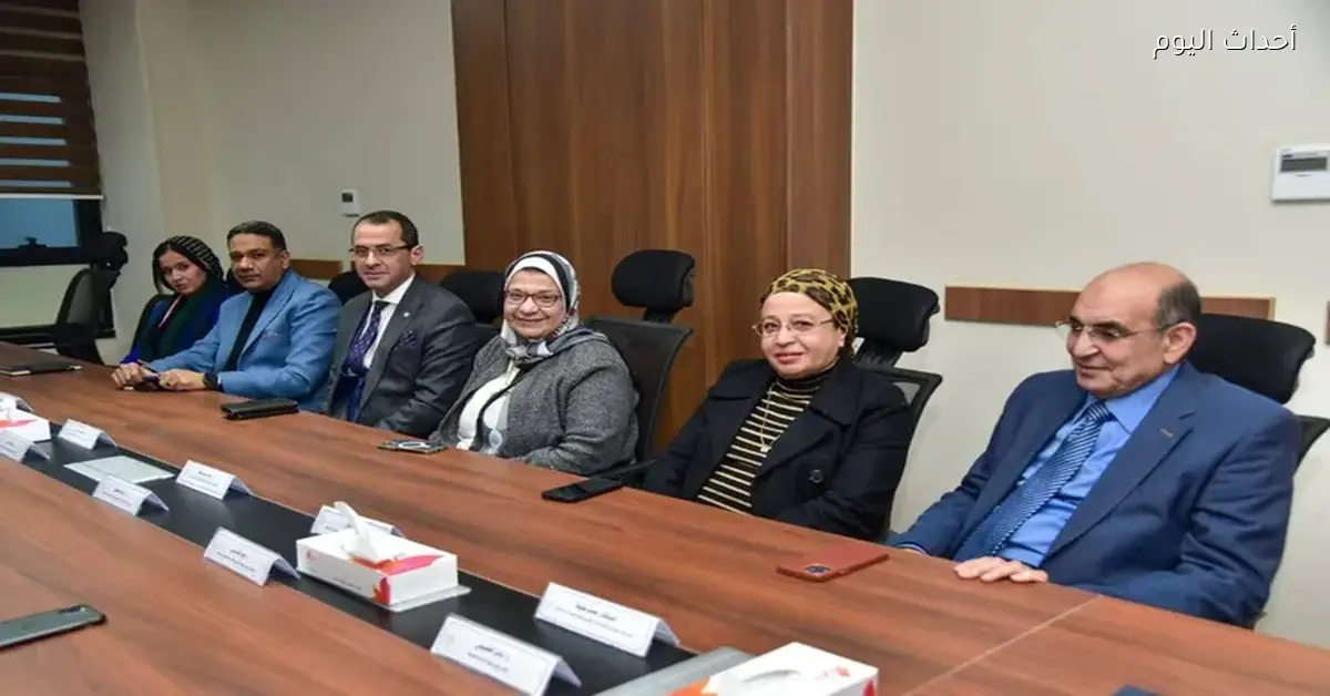 رئيس هيئة الدواء المصرية يوقع اتفاق تعاون مع الهيئة القومية لسلامة الغذاء