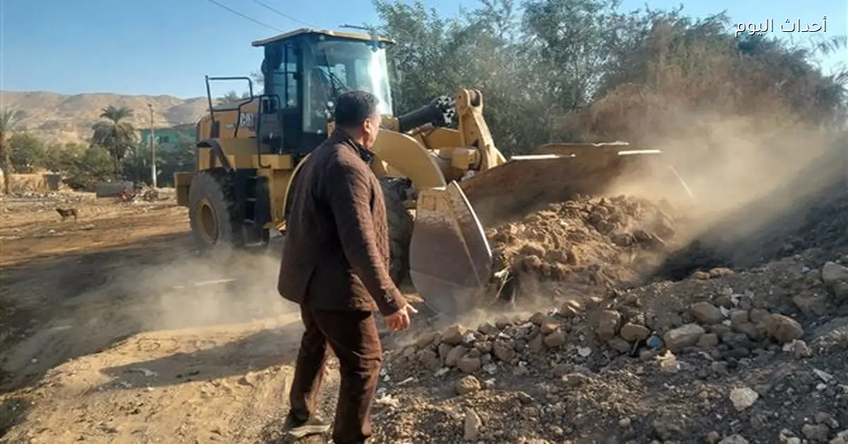 رفع 200 طن مخلفات في عرب المدابغ بأسيوط