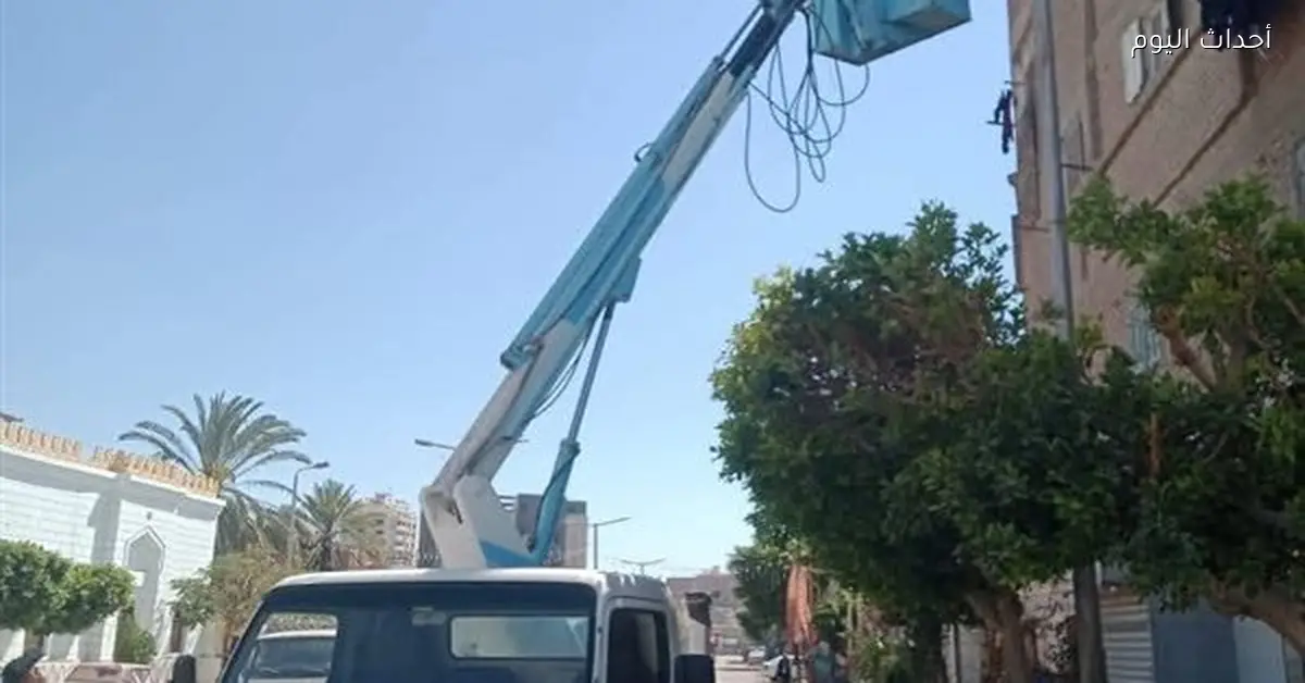 رفع كفاءة الخدمات وصيانة الإنارة في حي الأربعين