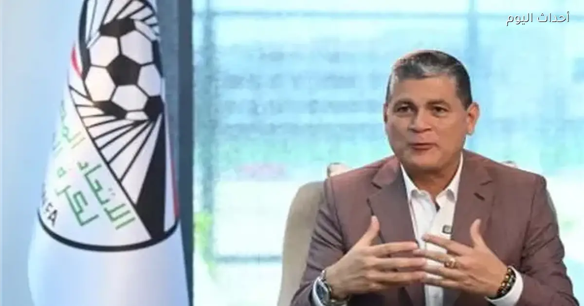 رويز يراقب طاقم الحكام المصري في مباراة الهلال والنجمة بالدوري السعودي