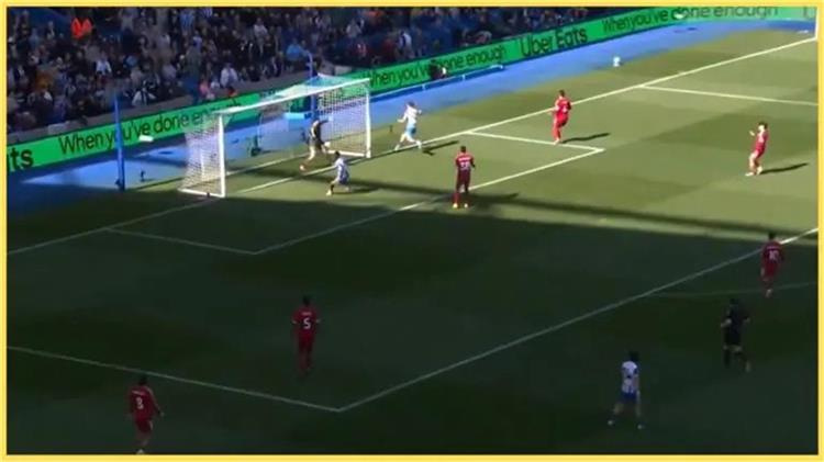 صحفي إنجليزي يحمل لاعب ليفربول مسؤولية الخسارة أمام برايتون