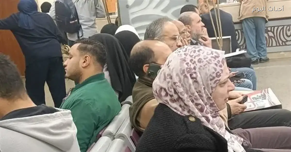 عطل فني يسبب شللاً في فروع بنك مصر وزحام قبل عيد الفطر