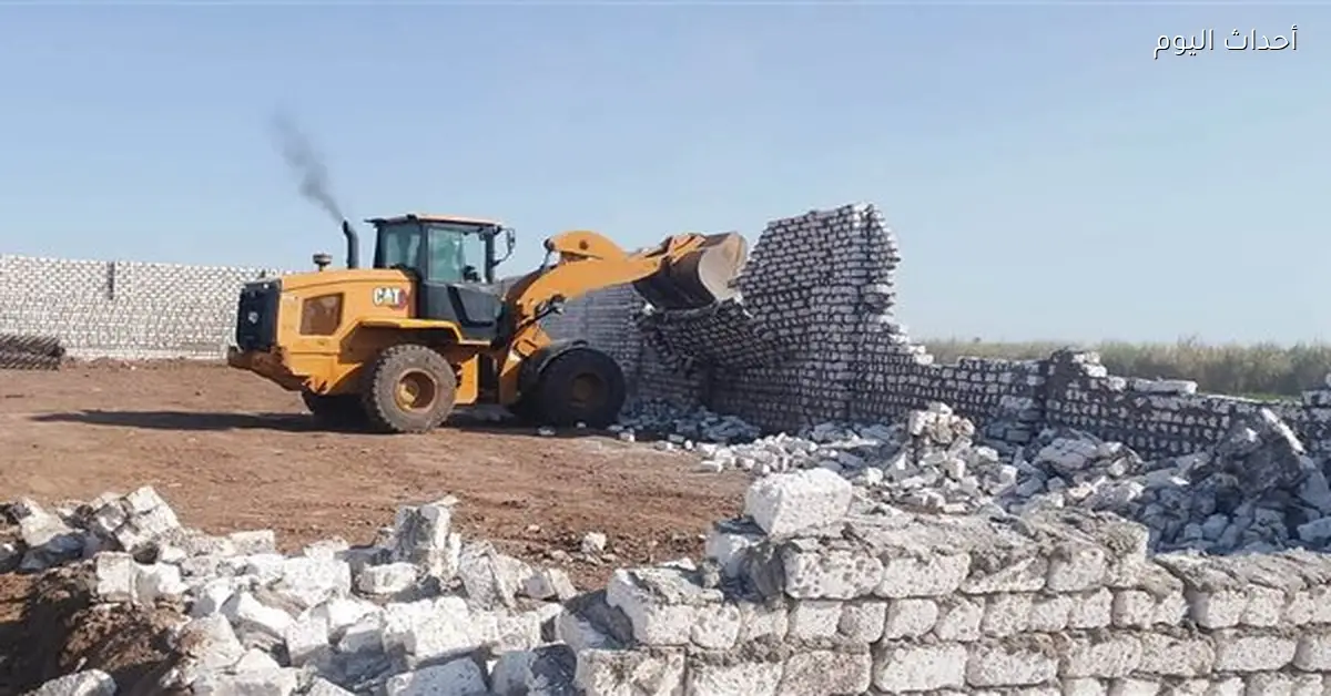 محافظ أسوان يتابع إزالة التعديات في المرحلة الثانية من الموجه 28