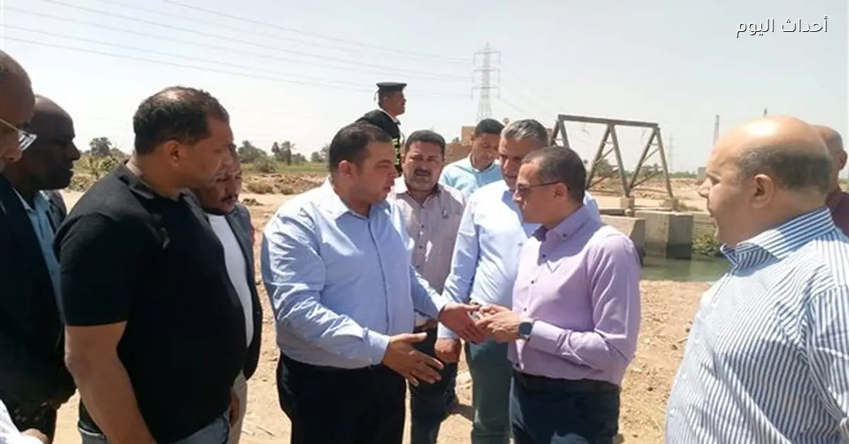 محافظ أسوان يتابع تطوير الطريق الدائري في كلابشة