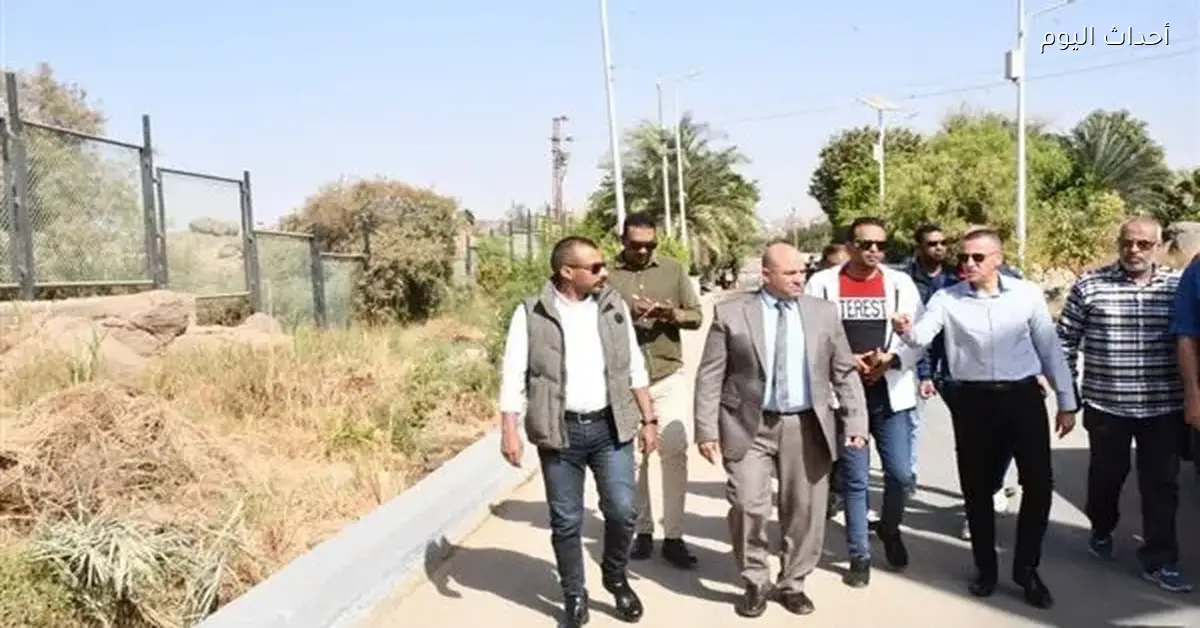 محافظ أسوان يراقب تطوير مداخل معبد فيلة