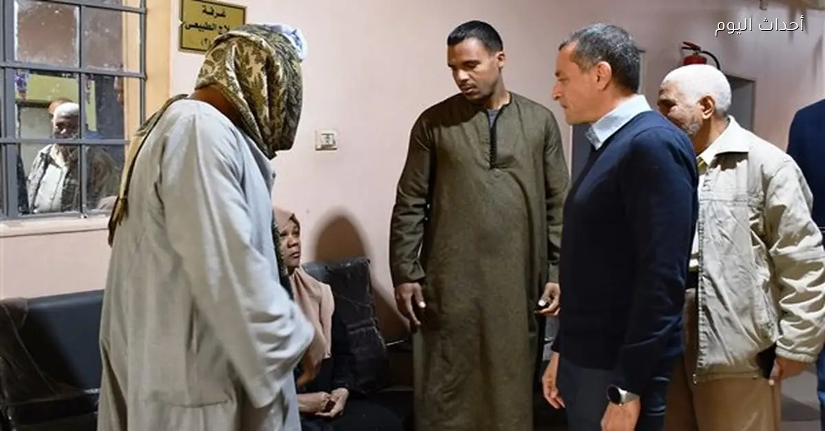 محافظ أسوان يزور مركز التأهيل الشامل ويطالب بتحسين الخدمات لذوي الهمم