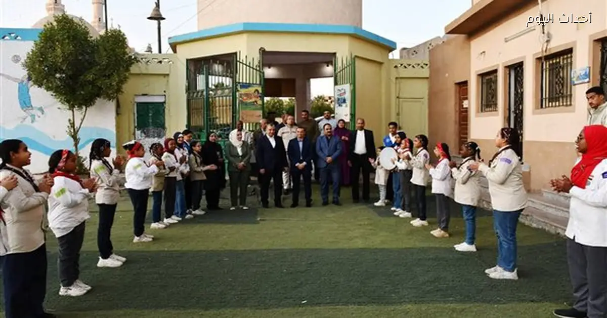 محافظ أسوان يشارك ذوي الهمم في إفطار جماعي