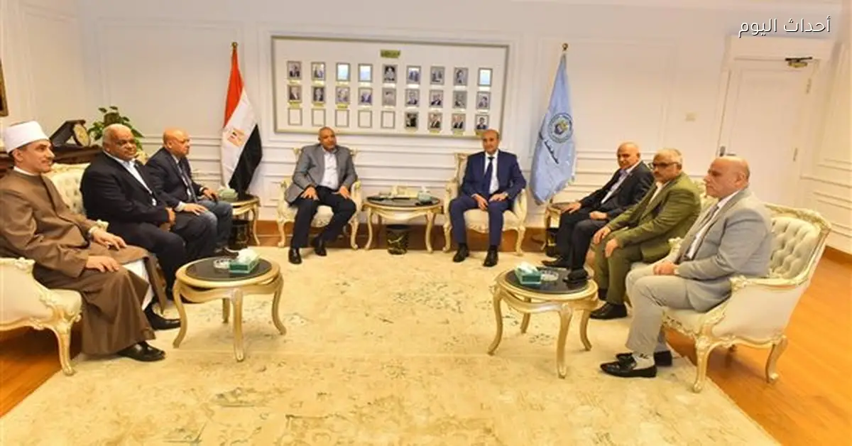 محافظ أسيوط يستقبل وفد نقابات العمال ويؤكد شراكتهم