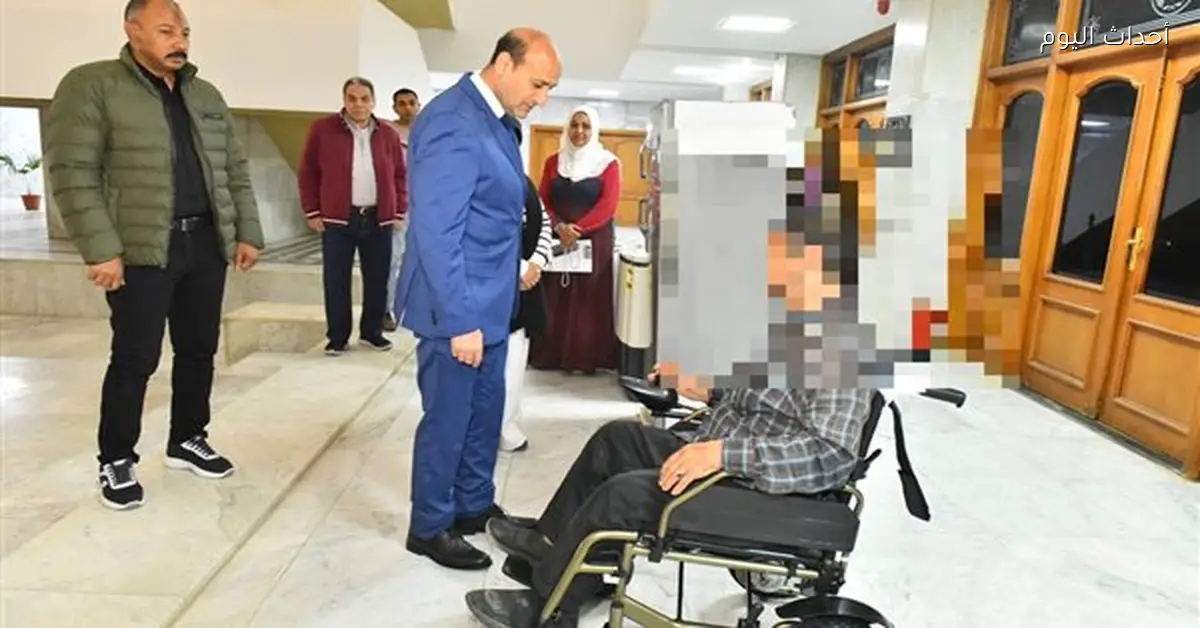 محافظ أسيوط يسلم جهاز عروسة وكراسٍ كهربائية للأسر المحتاجة