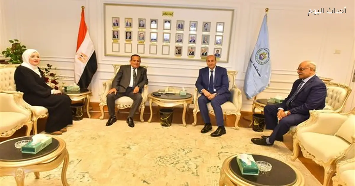 محافظ أسيوط يلتقي قيادات النيابة الإدارية لتعزيز النزاهة