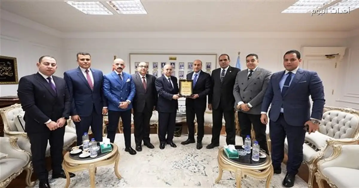 محافظ أسيوط يلتقي وفد نادي القضاة لتعزيز التعاون