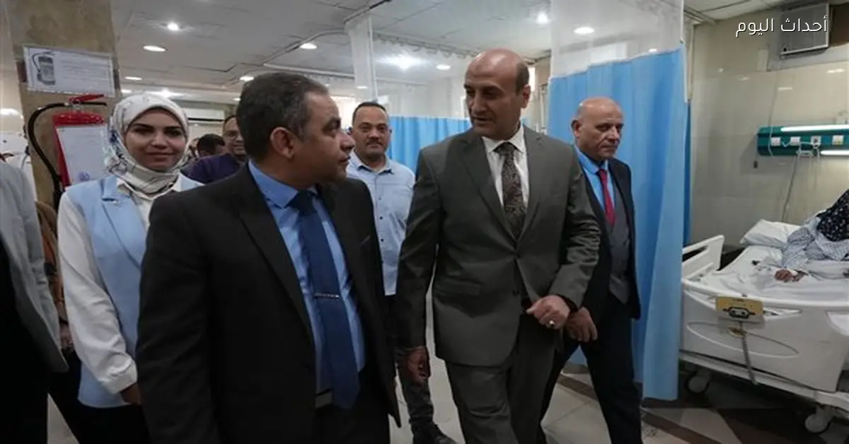محافظ أسيوط يوزع هدايا على مرضى مستشفى الإيمان العام