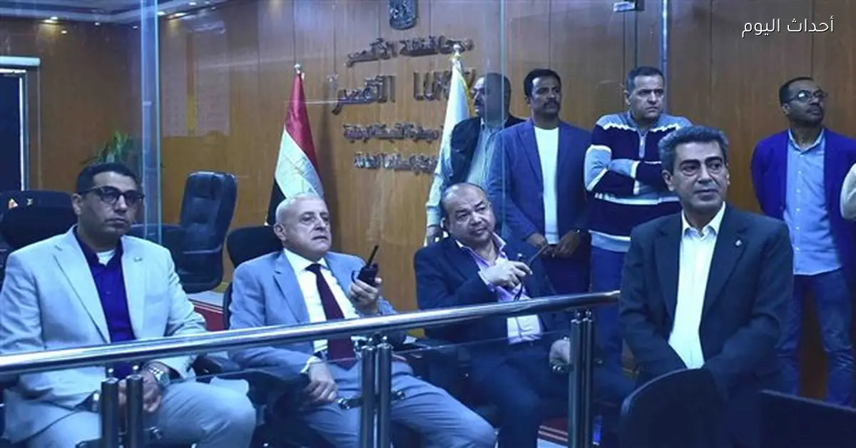 محافظ الأقصر يراقب تطبيق تعريفة السرفيس الجديدة