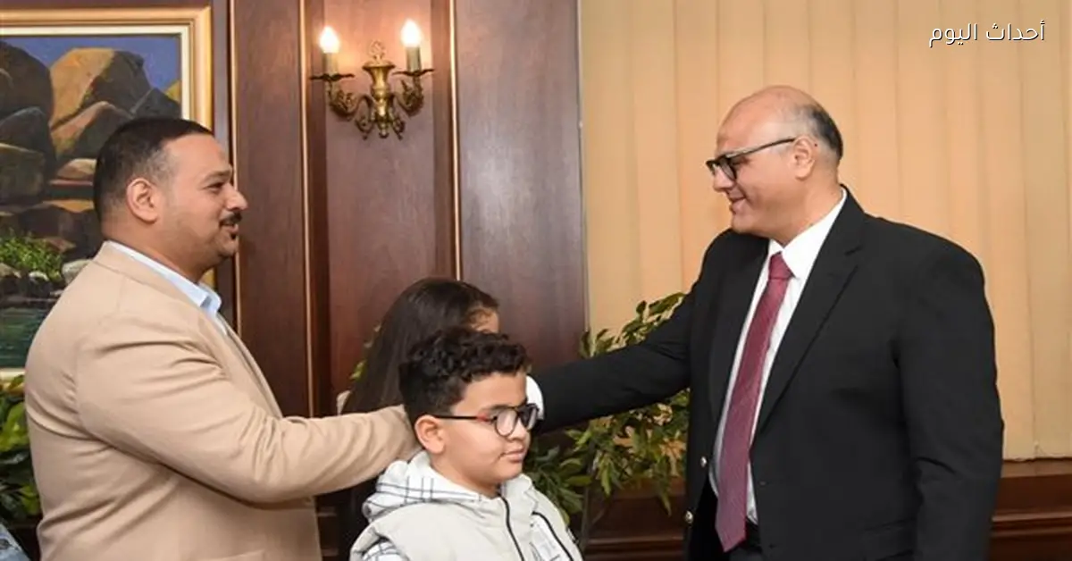 محافظ الإسكندرية يكرم أسر الشهداء في عيد الفطر