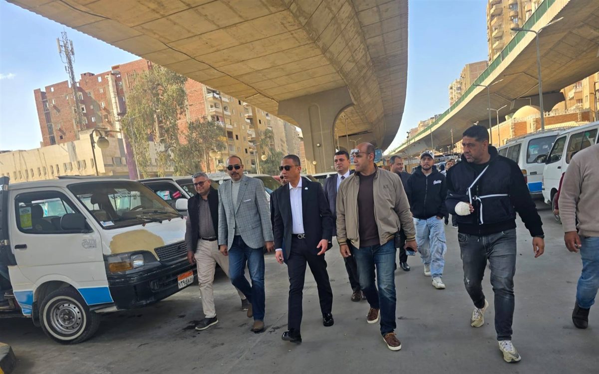 جانب من زيارة المحافظ لموقف المريوطية