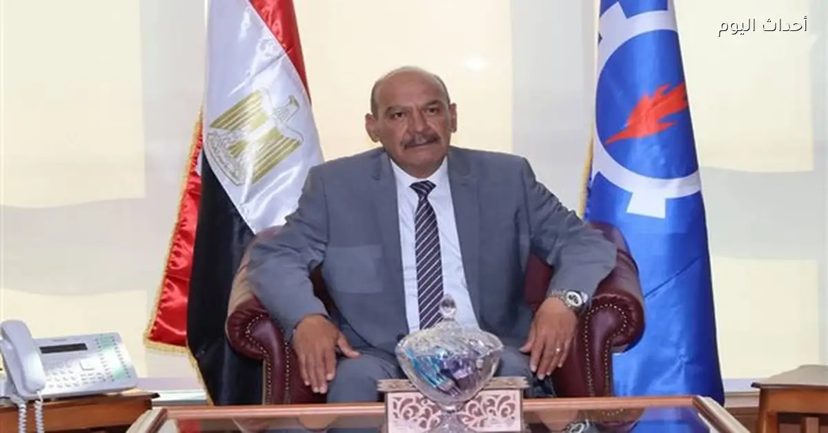 محافظ السويس يعيد هيكلة المستشارين لدعم الكفاءات المحلية