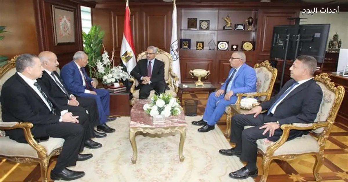 محافظ بني سويف يجتمع بوفود هيئة قضايا الدولة والدراسات الإسلامية