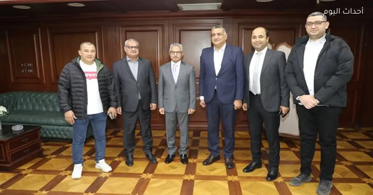 محافظ بني سويف يستقبل المهنئين بعيد الفطر