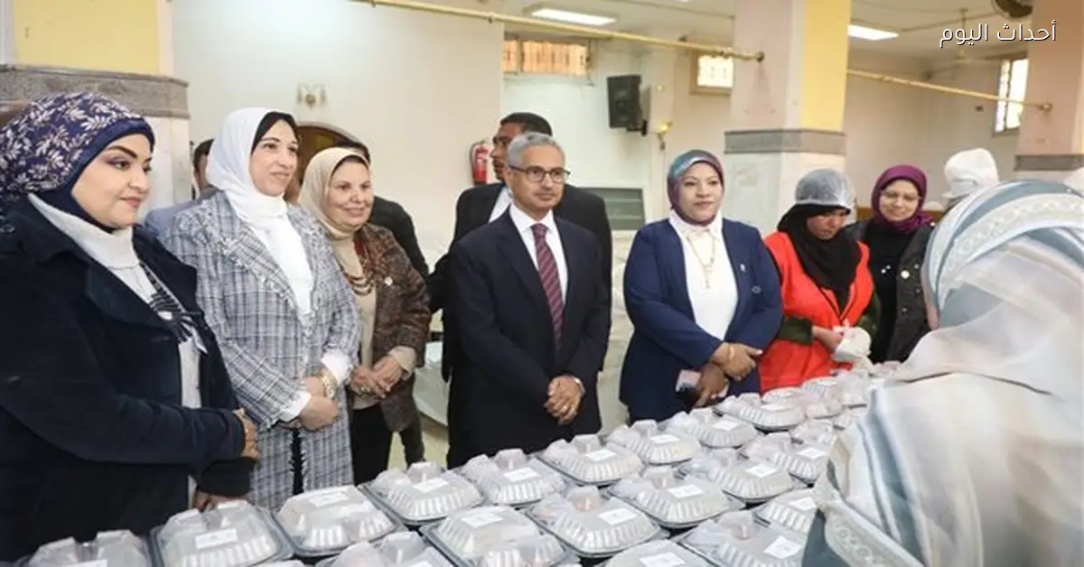محافظ بني سويف يشارك في مبادرة “مطبخ المصرية”