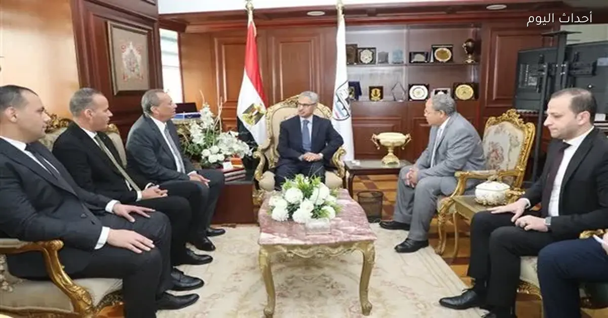 محافظ بني سويف يناقش تعزيز التعاون مع قضاة مجلس الدولة وبنك القاهرة