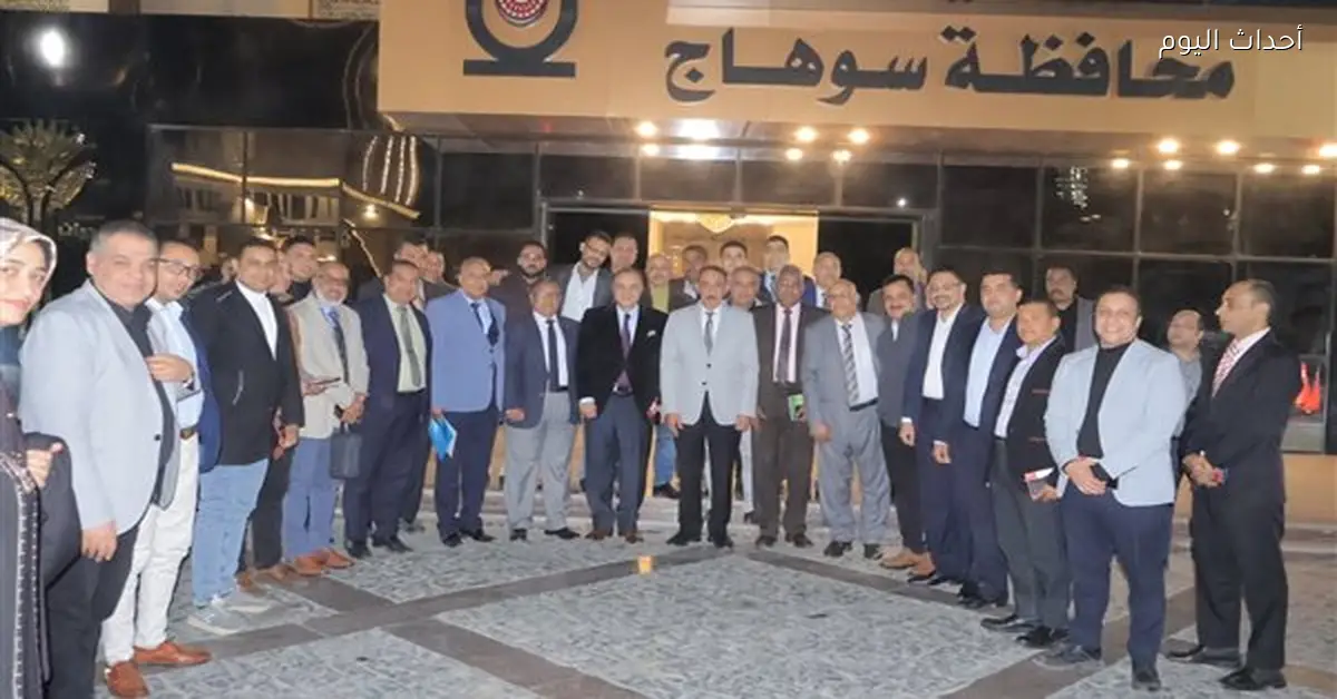 محافظ سوهاج يجتمع بالصحفيين لوضع خطة لدعم الإعلام