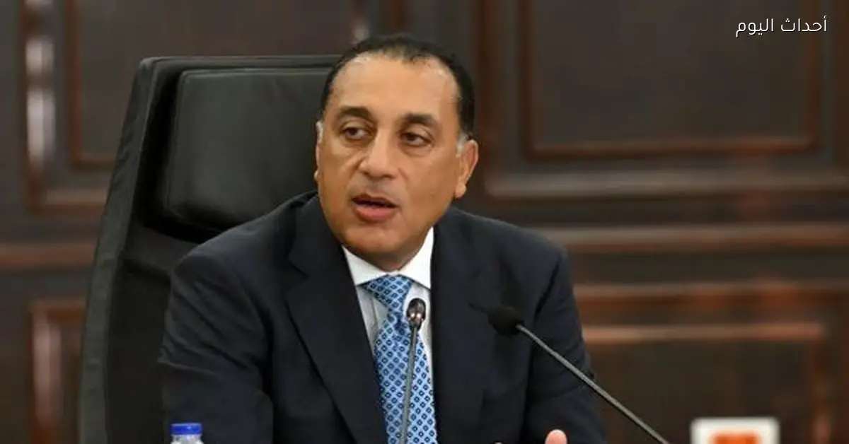 مدبولي يتفقد وحدة تغويز السفن في ميناء سوميد