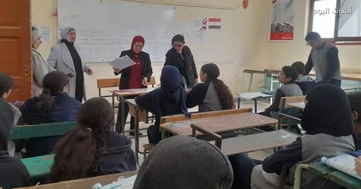 مديرة تعليم القاهرة تزور مدرسة الترعة بالساحل لمتابعة الدراسة والتقييمات الأسبوعية