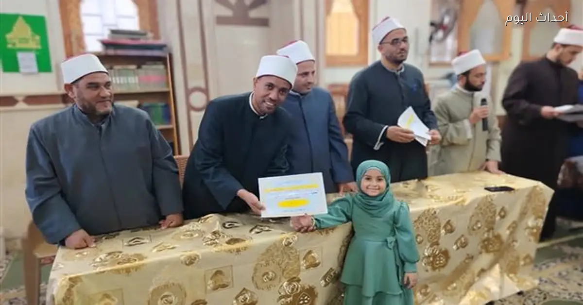مديرية أوقاف السويس تكرم حفظة القرآن الكريم