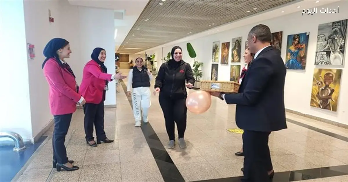 مطار القاهرة يحتفل بعيد الفطر مع الركاب والعاملين