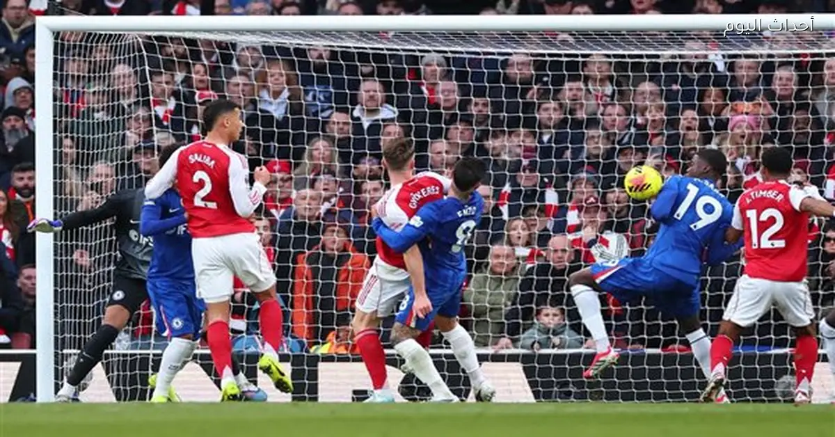 ملخص وأهداف الشوط الأول لمباراة آرسنال وتشيلسي في الدوري الإنجليزي 2025-26