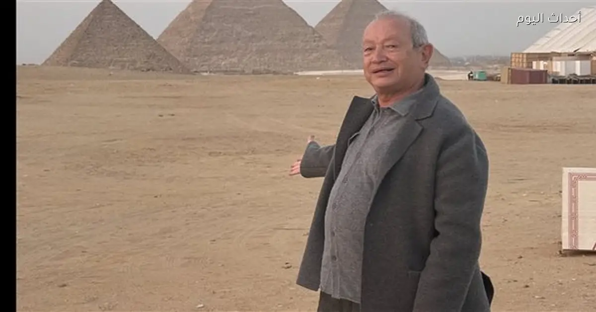 نجيب ساويرس يهنئ العرب بمناسبة شهر رمضان من أهرامات الجيزة