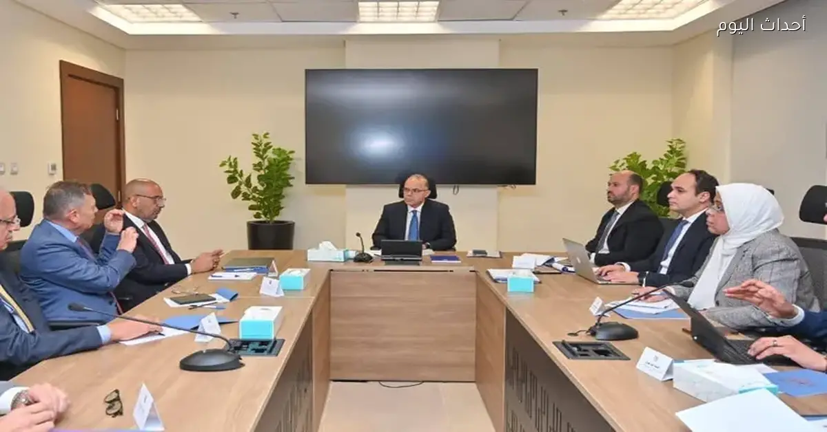 وزير الاستثمار يناقش مع مسؤولي شركات السكر وضع السوق وتنظيم التجارة