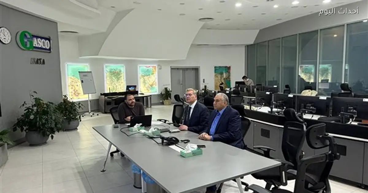 وزير البترول يتفقد مركز التحكم في شبكة الغاز ويؤكد استقرار الإمدادات