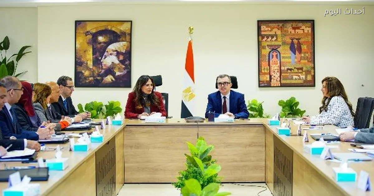 وزير التخطيط والإسكان يناقشان الخطة الاستثمارية للتنمية العمرانية