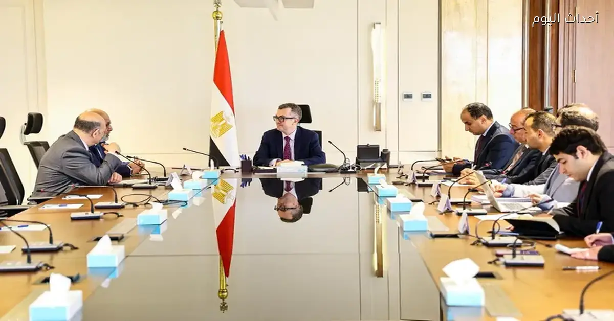 وزير التخطيط يبحث مع البنك الدولي تعزيز الشراكة ودعم التنمية المحلية