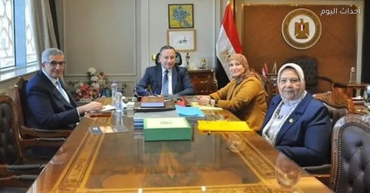 وزير التعليم العالي يناقش تحسين مستوى خريجي التمريض وتحديث مستشفيات الجامعات