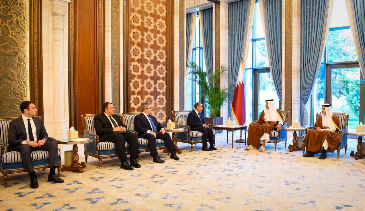 وزير الخارجية يلتقى أمير قطر