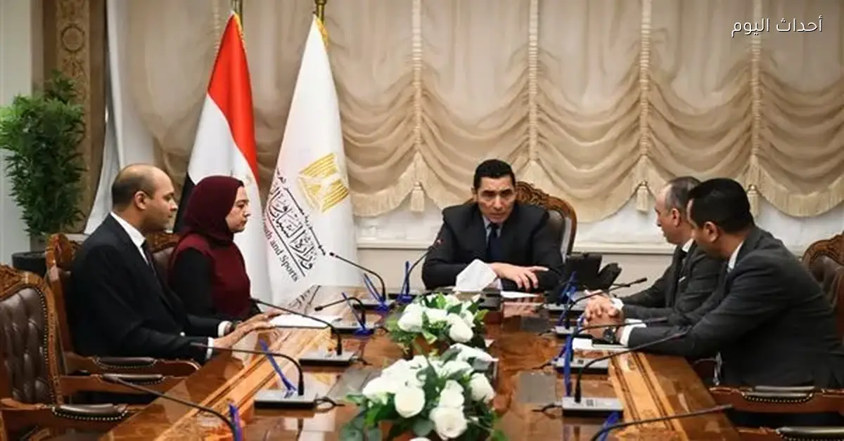 وزير الرياضة يعلن دعم أبطال مصر ويلتقي لاعبة الشطرنج شروق وفا