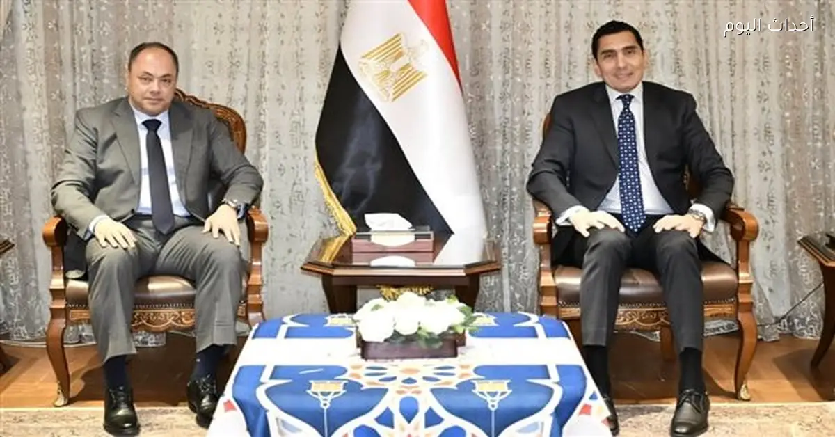 وزير الشباب والرياضة يبحث تعزيز التعاون مع هيئة تنمية الصعيد