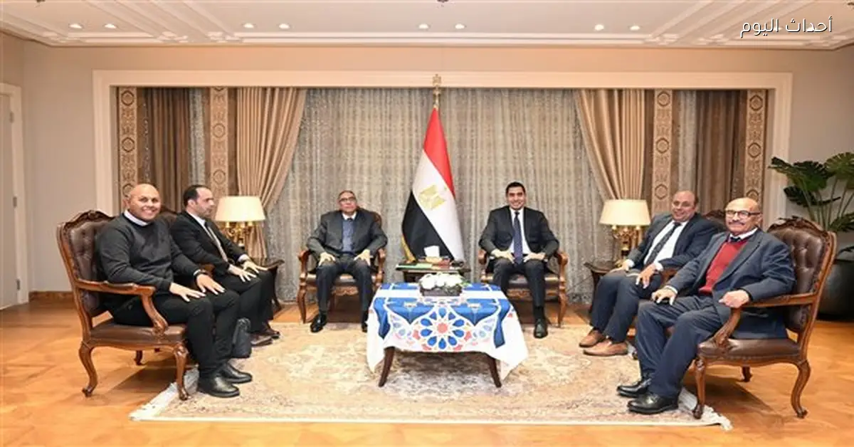 وزير الشباب والرياضة يتابع آخر تطورات إنشاء ستاد النادي المصري الجديد