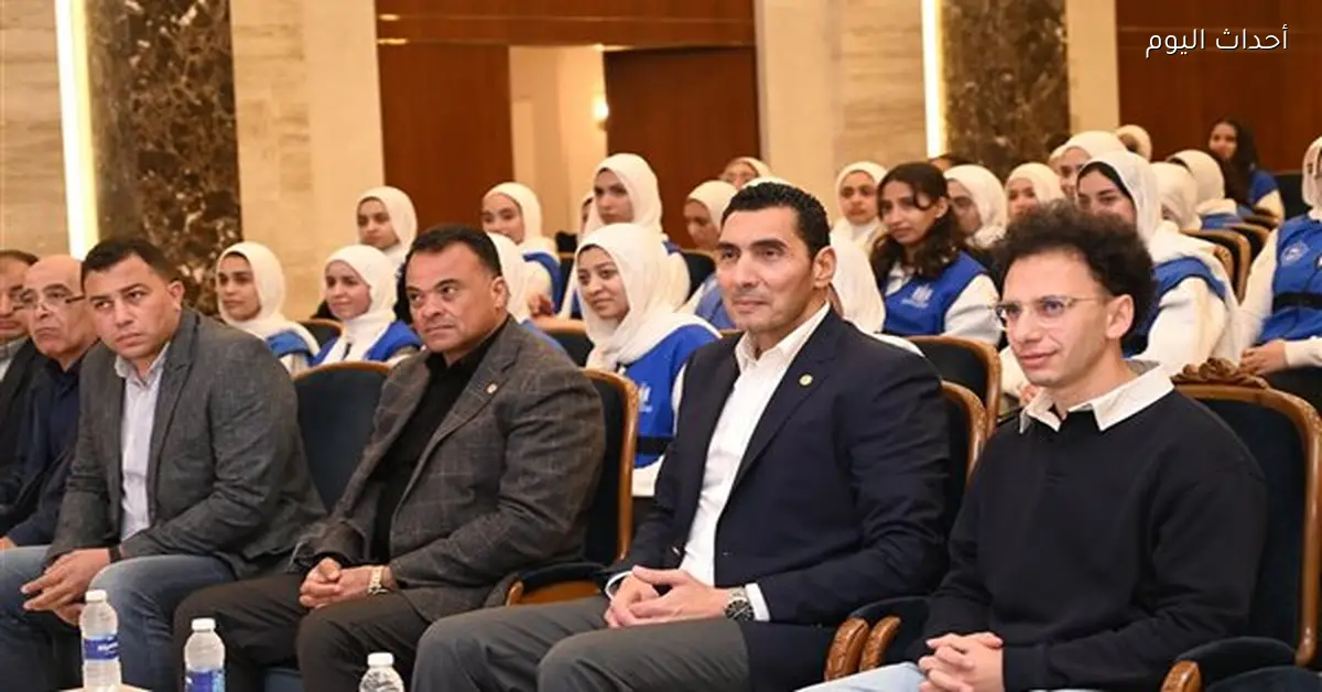 وزير الشباب والرياضة يزور معسكر “القرش” الدولي للشباب في الإسماعيلية