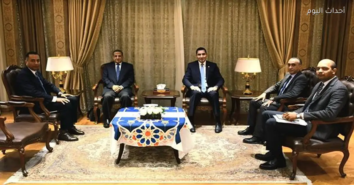 وزير الشباب والرياضة يستقبل رئيس اتحاد الملاكمة المصري