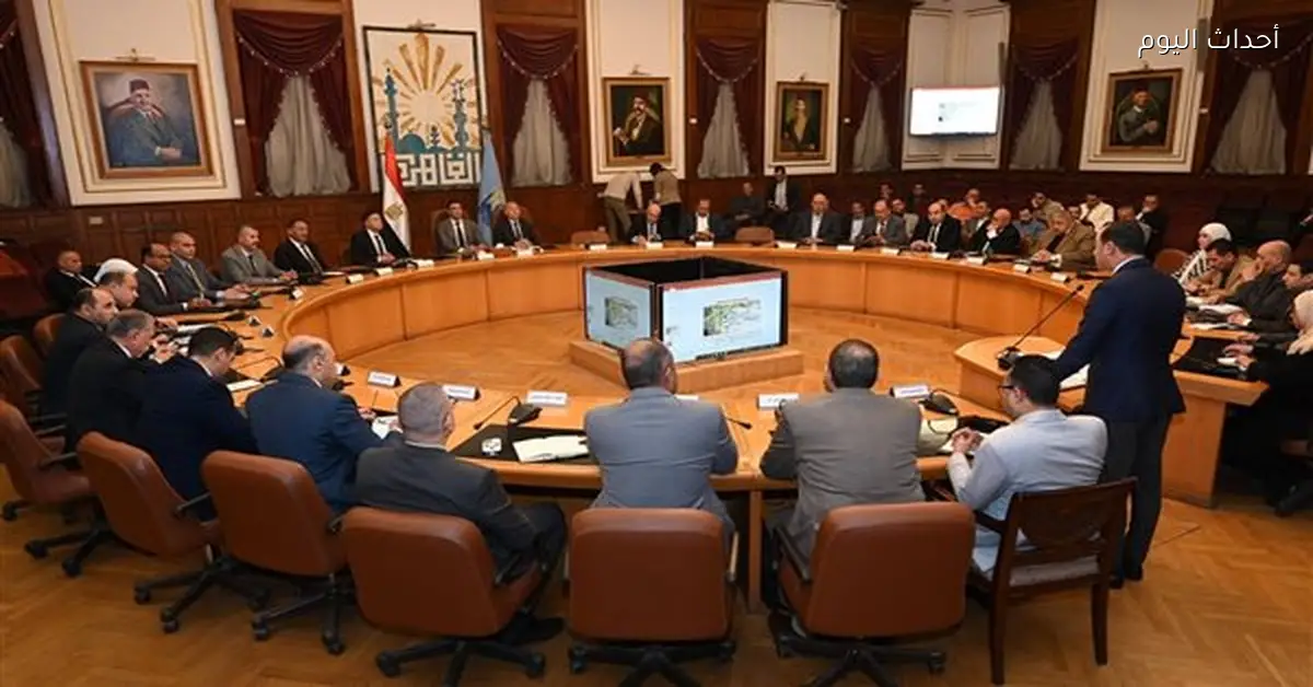 وزير الصناعة ومحافظ القاهرة يناقشان تقنين مستثمري شق الثعبان