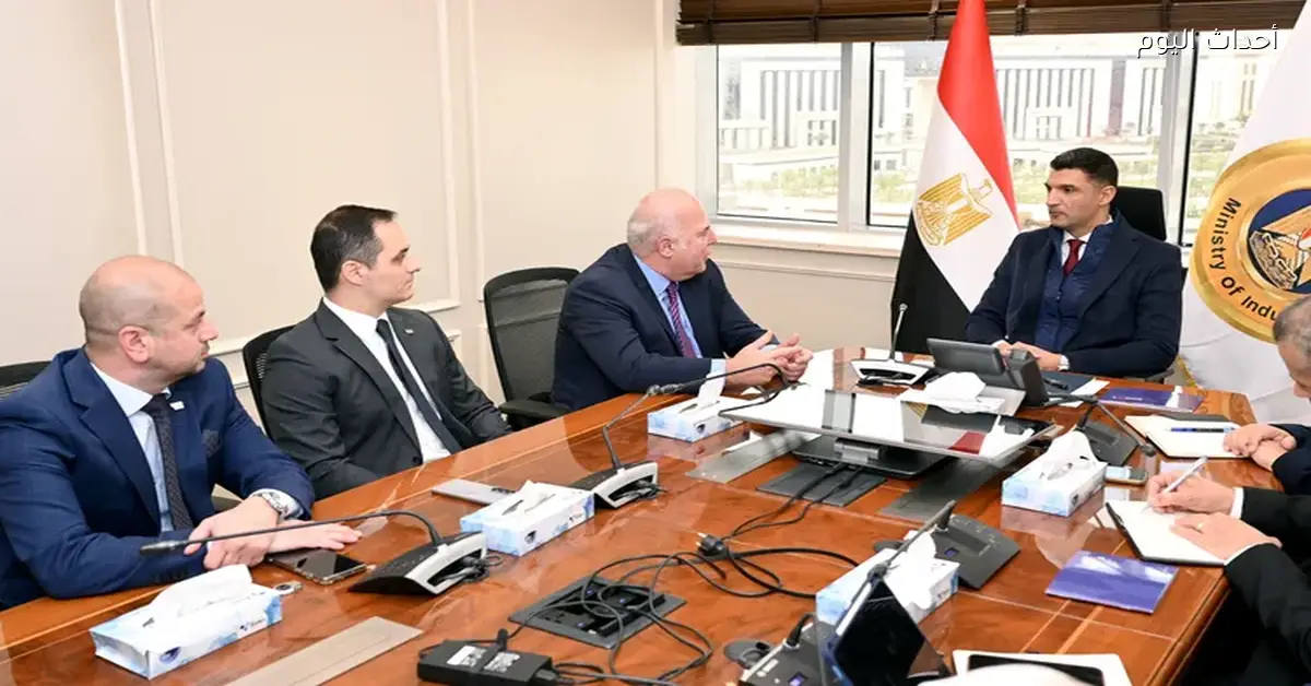 وزير الصناعة يناقش خطط توسع بولاريس في المناطق الصناعية وجذب استثمارات جديدة