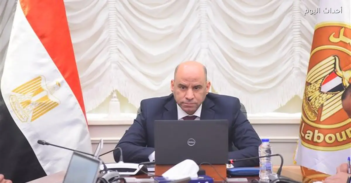 وزير العمل يهنئ الموظفين بعيد الفطر ويعلن تطوير الخدمات