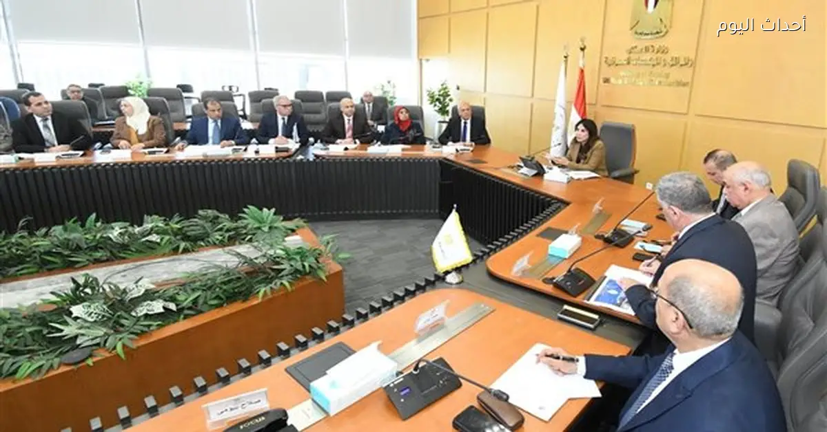 وزيرة الإسكان تتابع خدمات المياه والصرف في المنوفية ومطروح والعاشر