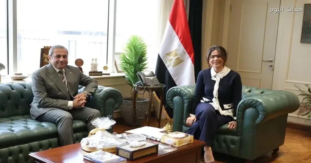 وزيرة الثقافة تبحث تعزيز التعاون الثقافي والفني بالعاصمة الإدارية الجديدة